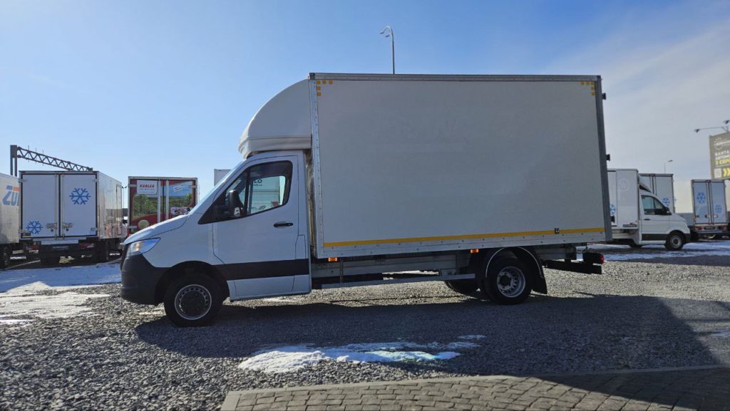 Mercedes Benz Sprinter 2021