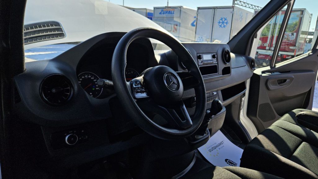 Mercedes Benz Sprinter 2021