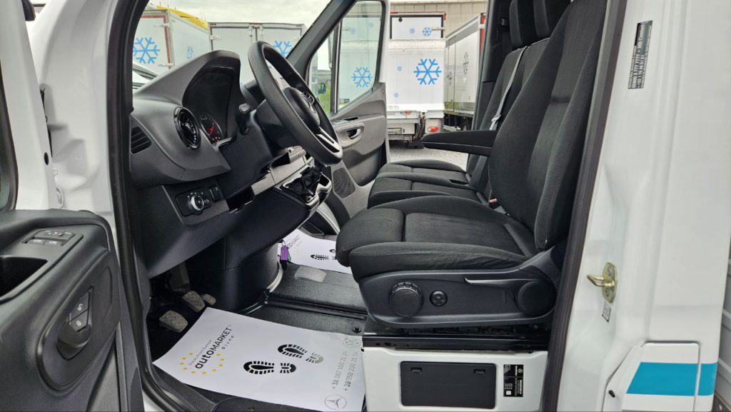 Mercedes-Benz Sprinter 2021