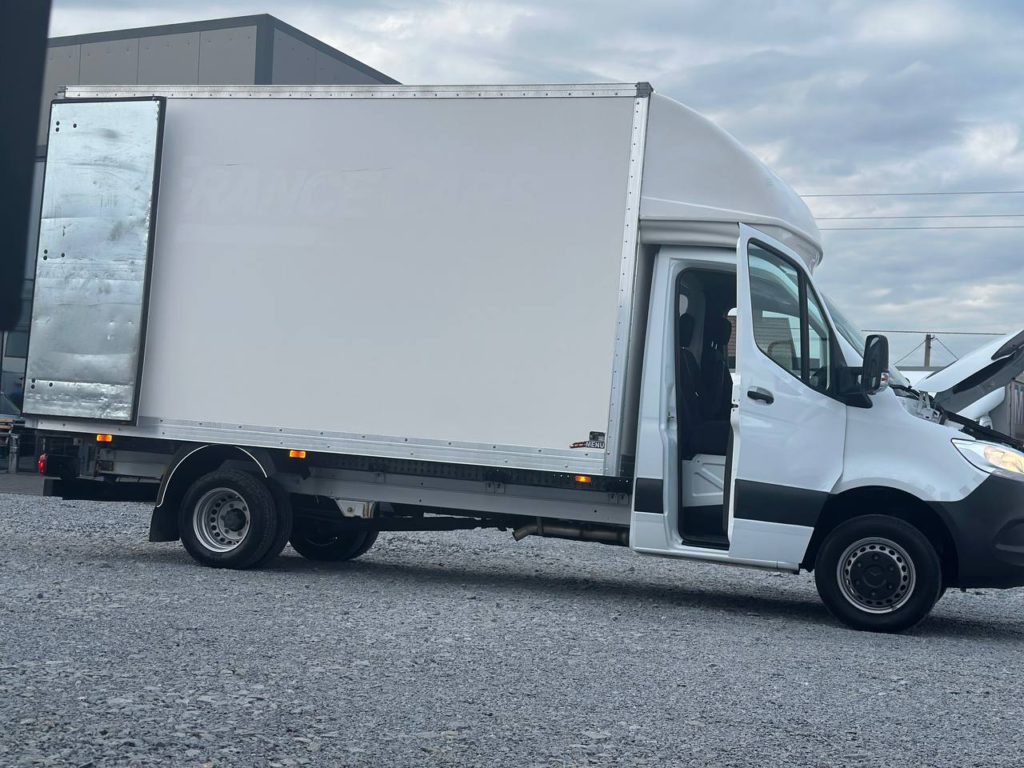 Mercedes-Benz Sprinter 2021