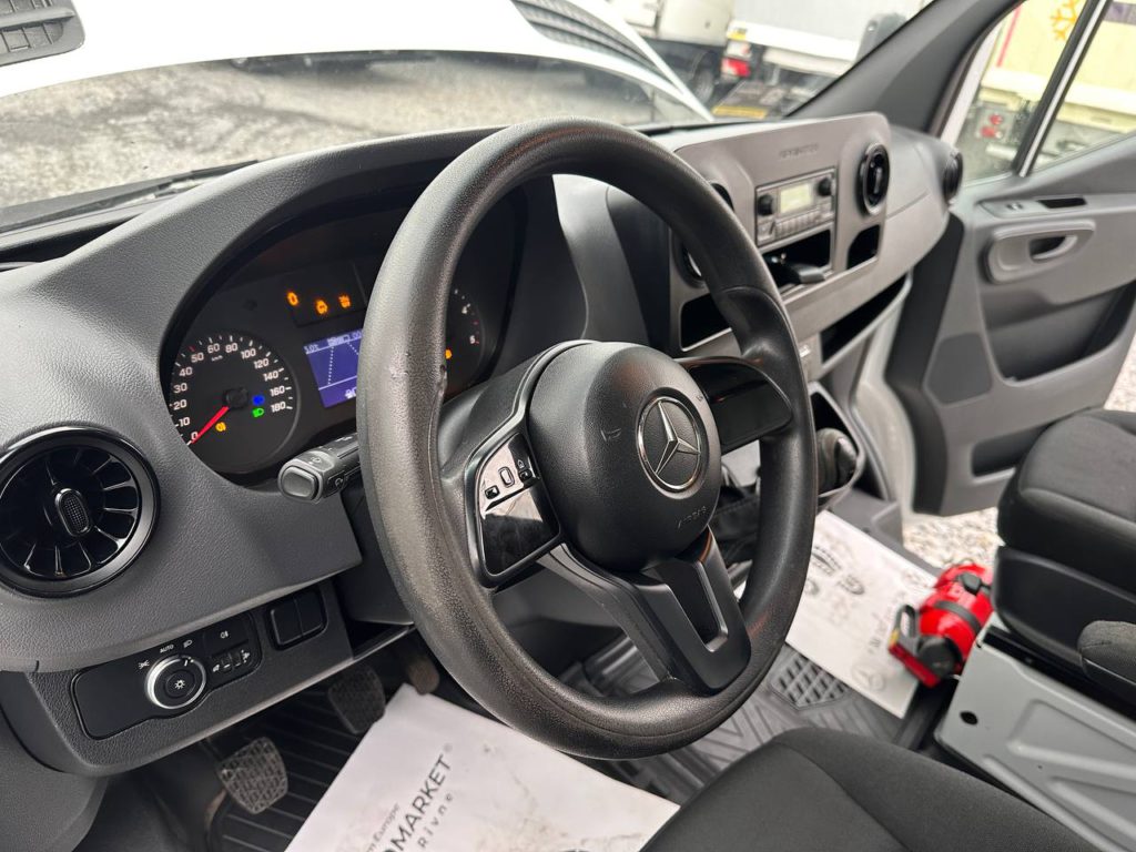 Mercedes-Benz Sprinter 2021