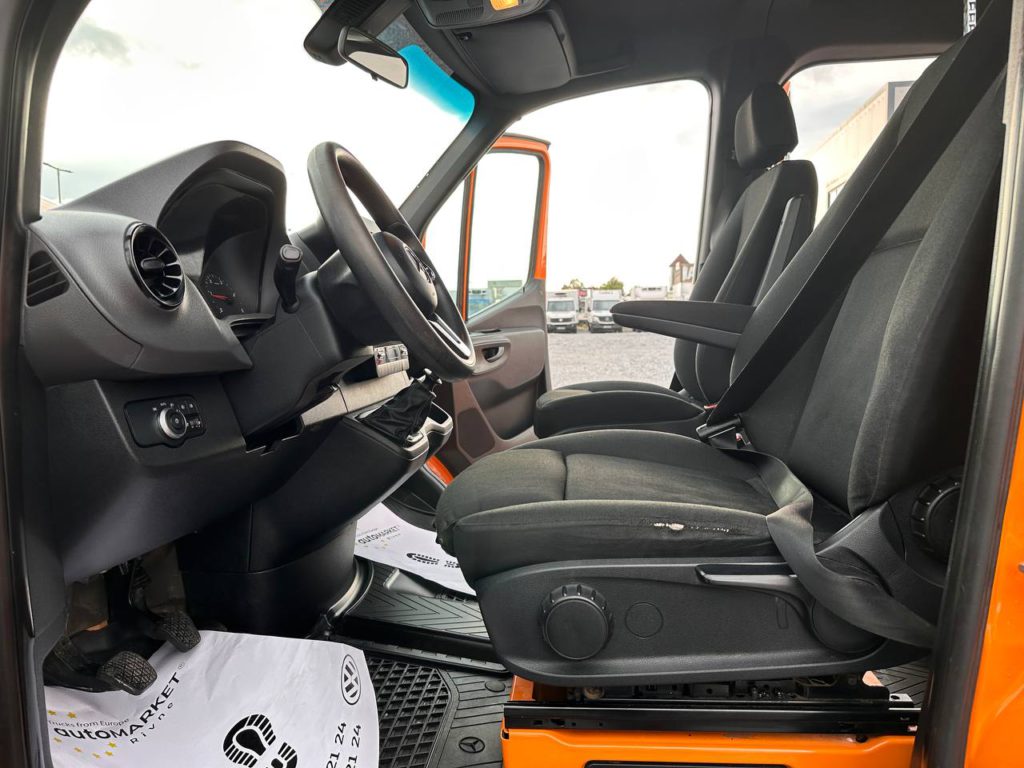 Mercedes-Benz Sprinter 2021