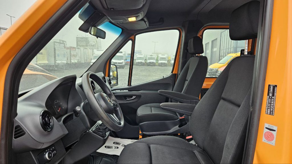 Mercedes-Benz Sprinter 2021