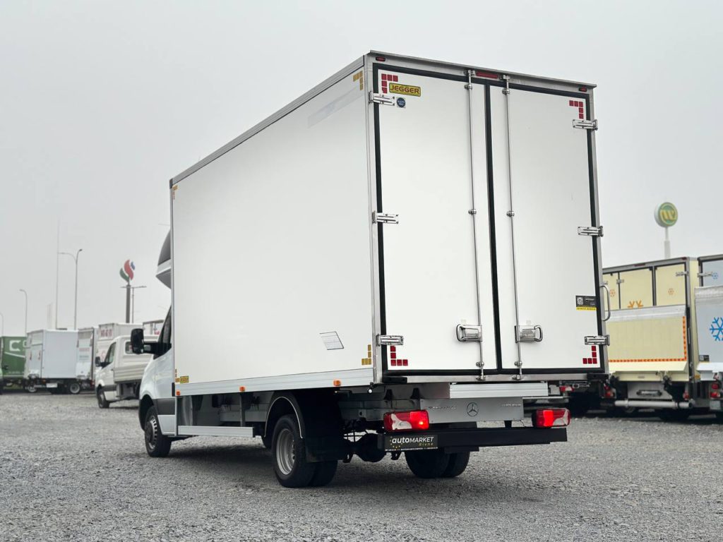 Mercedes-Benz Sprinter 2021