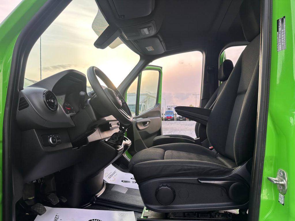 Mercedes-Benz Sprinter 2021