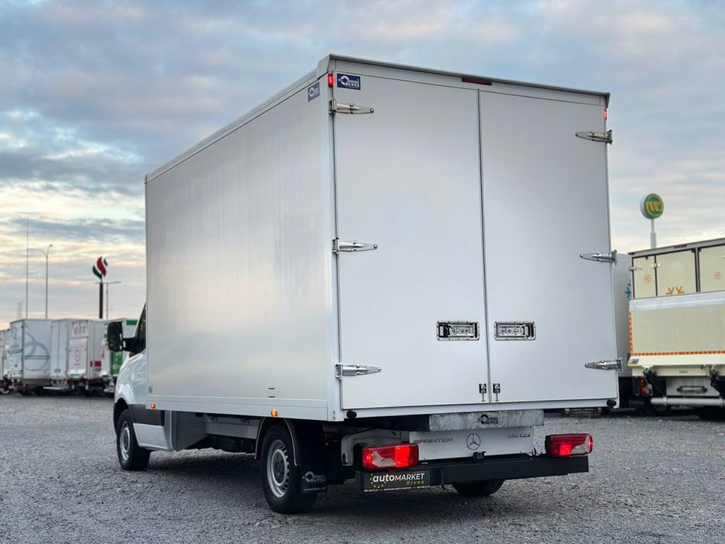 Mercedes-Benz Sprinter 2021