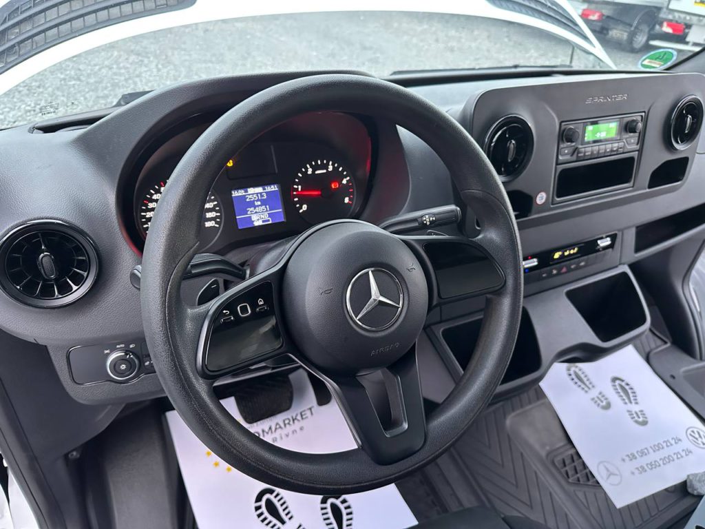 Mercedes-Benz Sprinter 2021