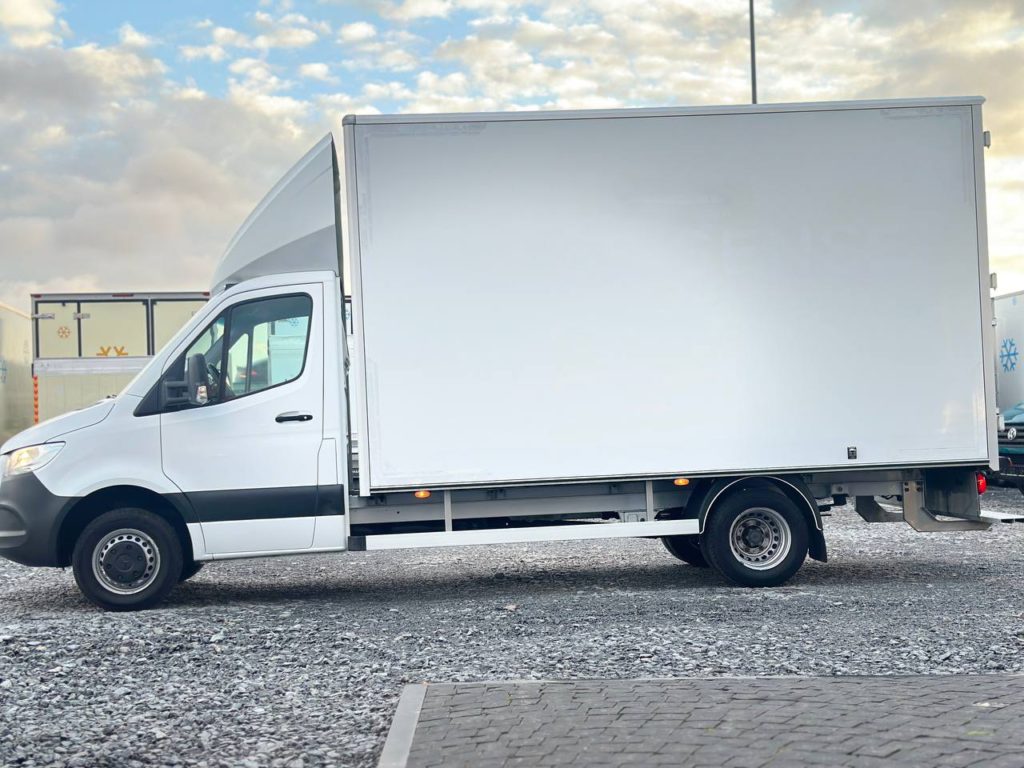 Mercedes-Benz Sprinter 2021