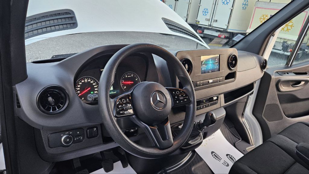 Mercedes-Benz Sprinter 2021