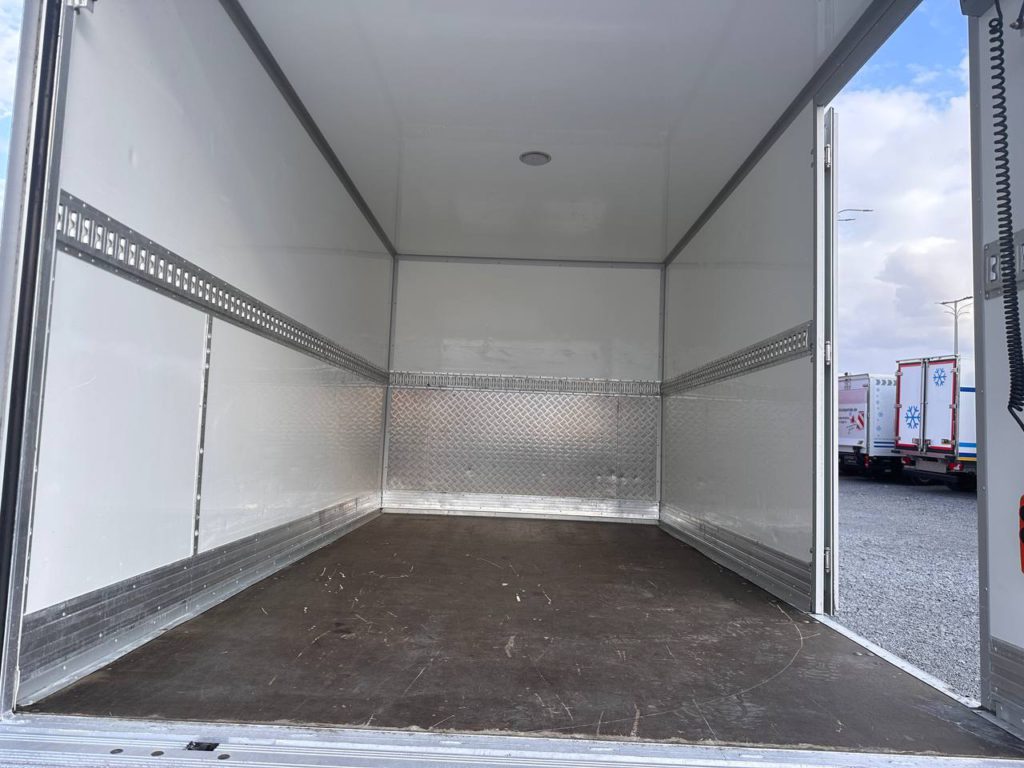 Mercedes-Benz Sprinter 2021