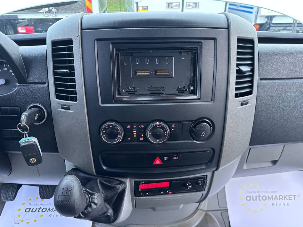 Volkswagen Crafter 2012