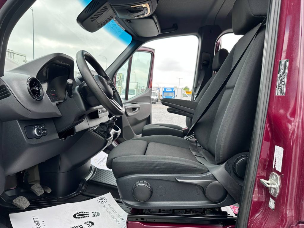 Mercedes-Benz Sprinter 2021