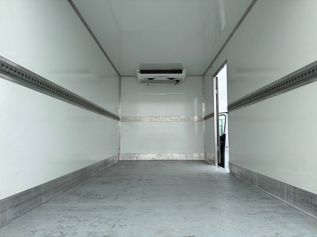 Mercedes-Benz Sprinter 2021