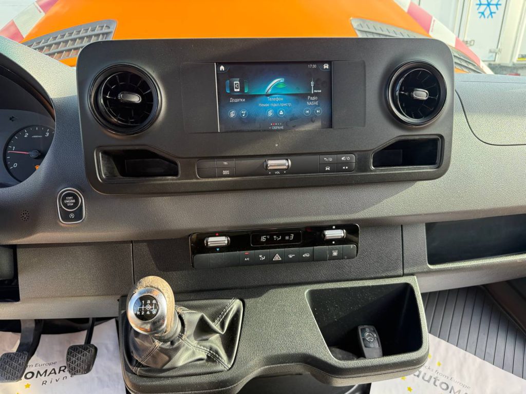 Mercedes-Benz Sprinter 2021