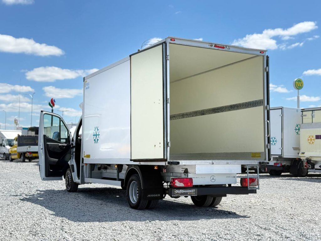 Mercedes-Benz Sprinter 2021