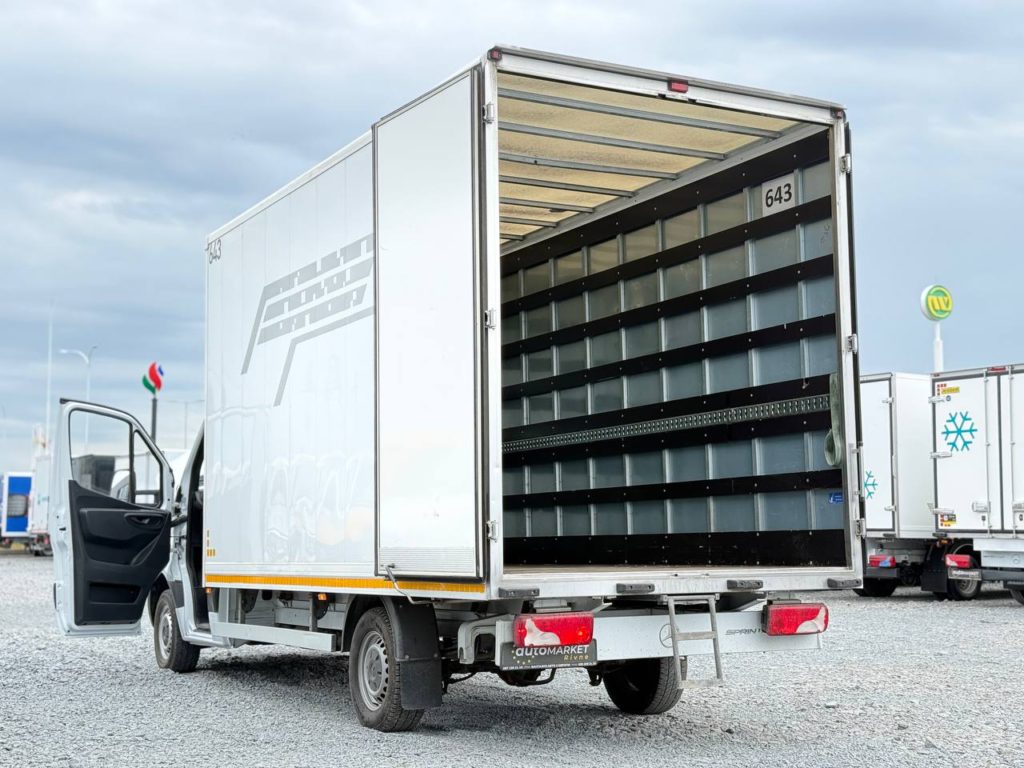 Mercedes-Benz Sprinter 2021